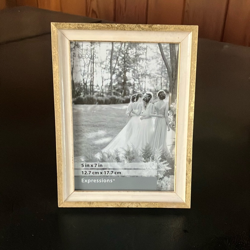 Expressions Wooden Picture Frame -5x7 Frame